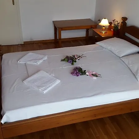 Guest house Epic Delphi